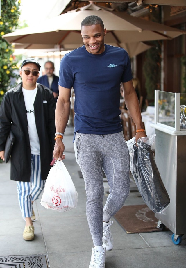 反击回防显 反击回防显