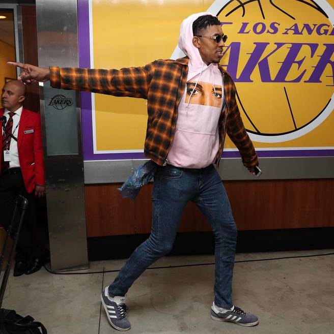 逐里程碑 逐里程碑